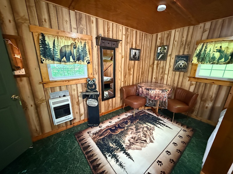 Little Bear Cabin bedroom