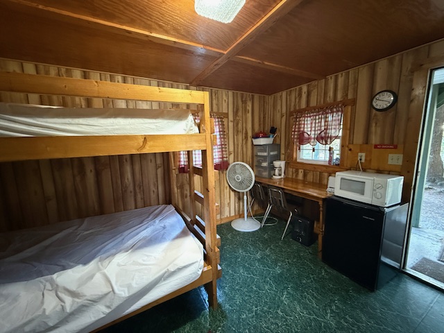 Little Bear Cabin bedroom